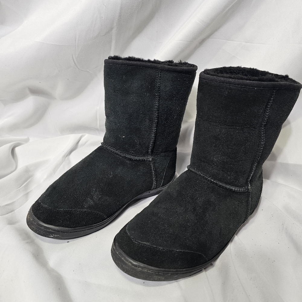 Qwaruba classic short Australian sheepskin size 6 Women